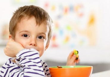 O meu filho não quer tomar o pequeno-almoço!