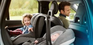 Segurança rodoviária infantil - Mãe-Me-Quer