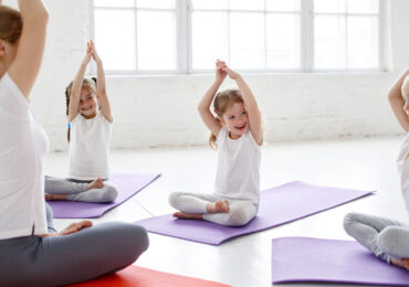 Yoga para crianças: os benefícios e onde praticar