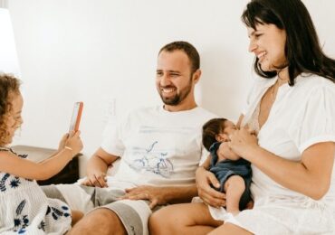 Qualidade dos laços familiares ajuda crianças a prosperar