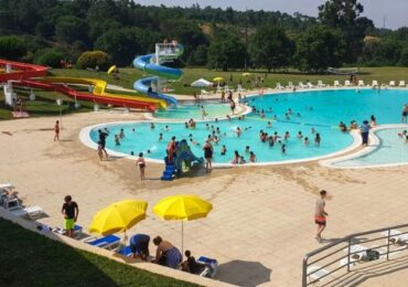 Piscinas e escorregas para desfrutar em Viseu